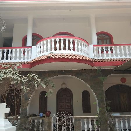 Hayden Guest House 卡兰古特 外观 照片