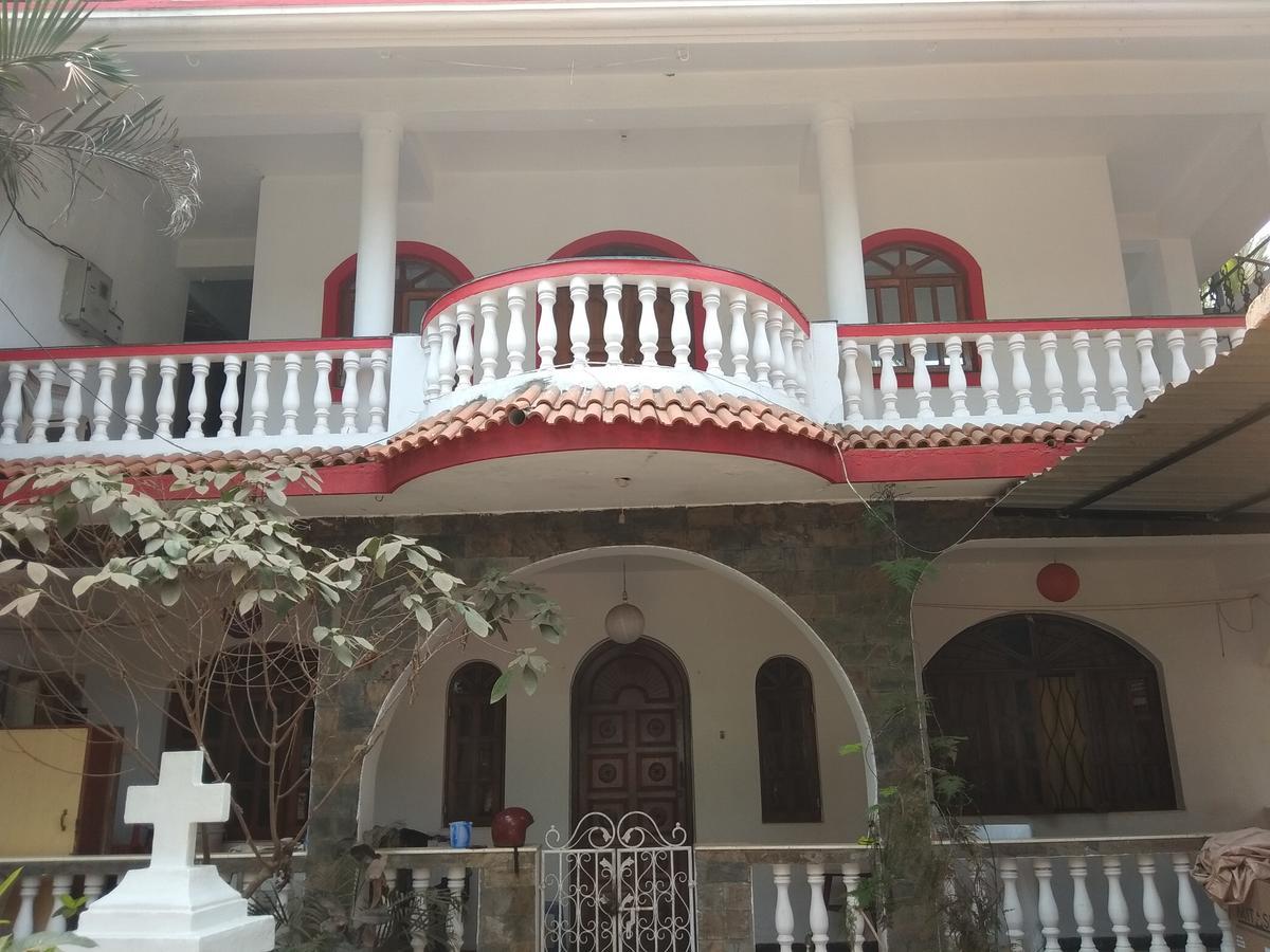 Hayden Guest House 卡兰古特 外观 照片